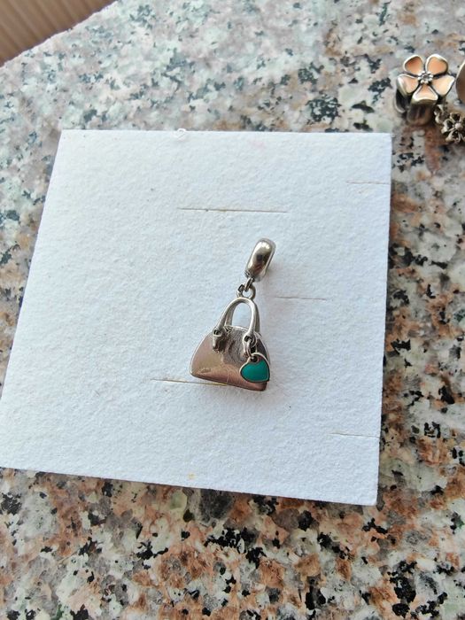 Talismane pentru Pandora