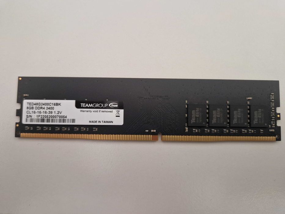 vand memorie TeamGroup 8GB DDR4 - 100 lei
