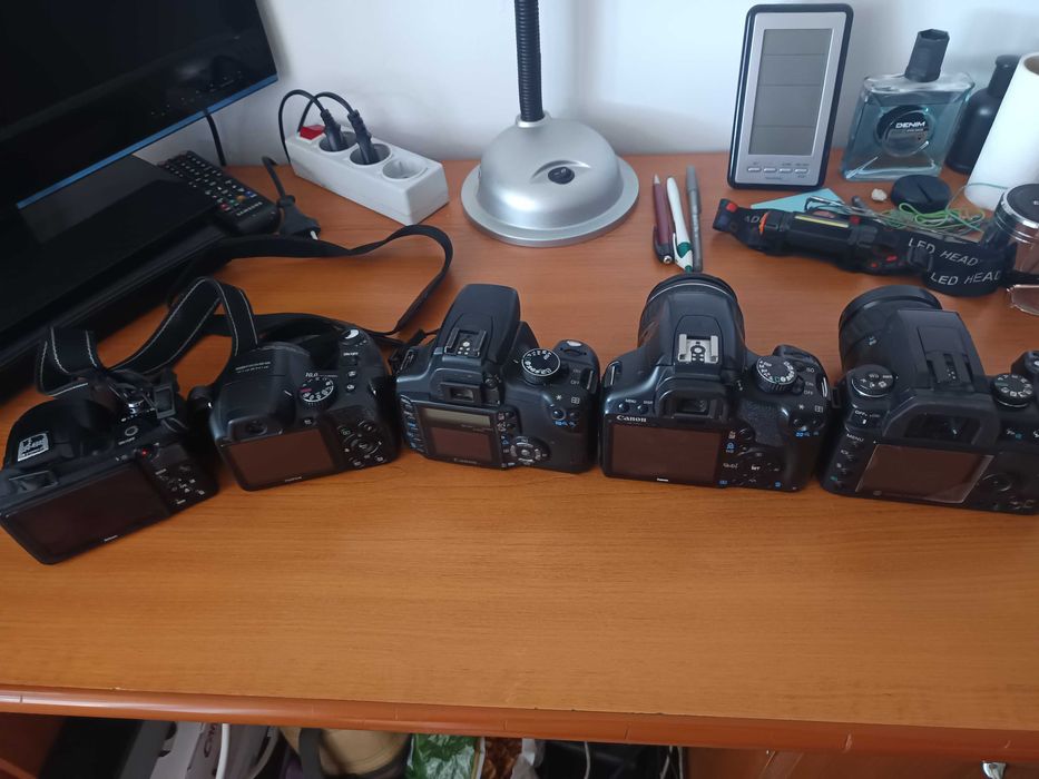 Aparate foto DSLR si Bridge,700 lei toate.