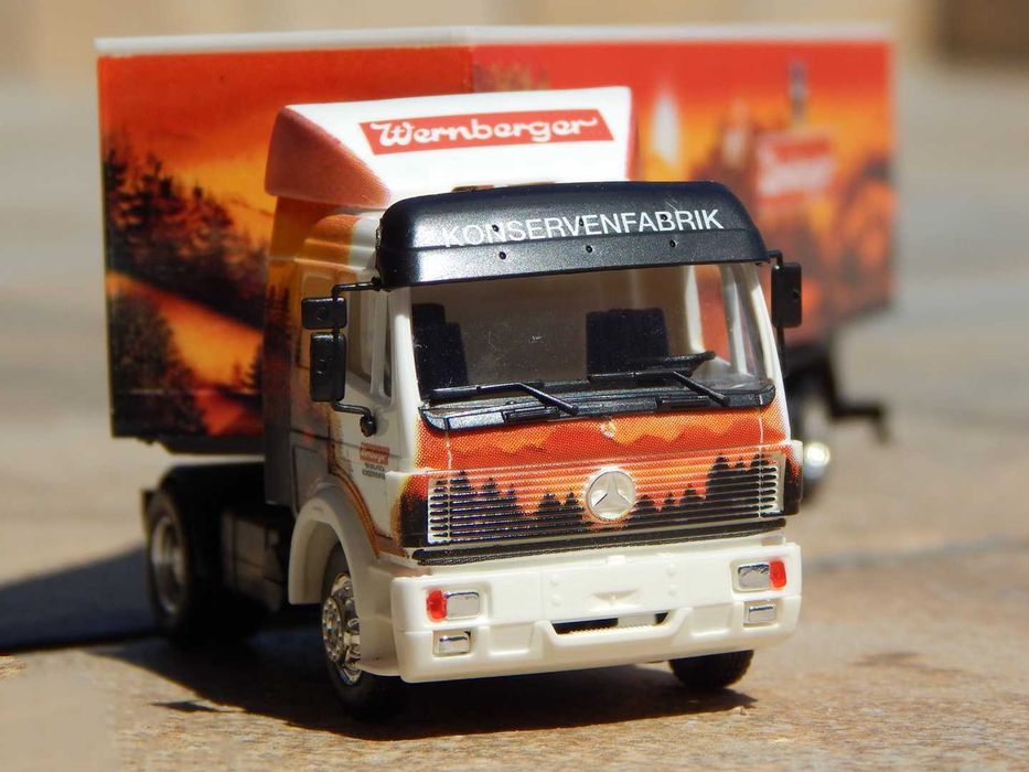 Macheta camion transport Mercedes-Benz SK 88 Wernberger cu vitrina