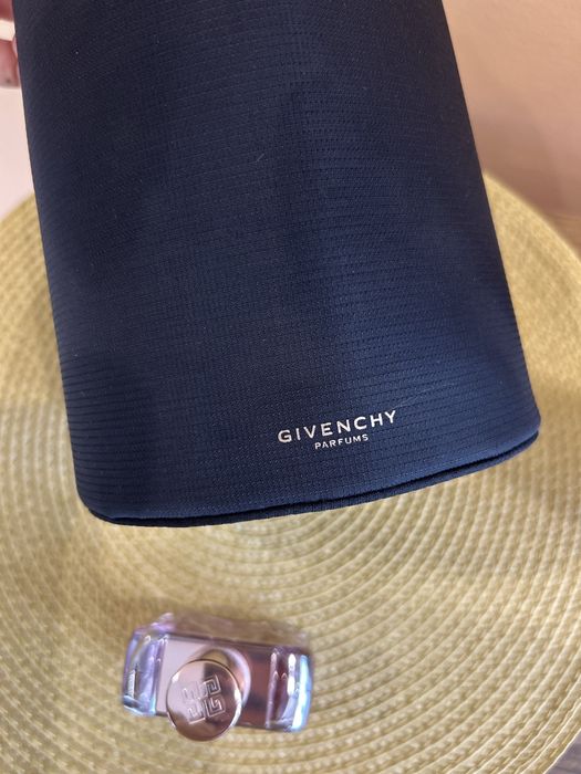 Givenchy nectar с козметична чанта