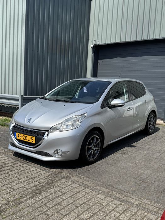Peugeot 208 2012 1.2 benzina