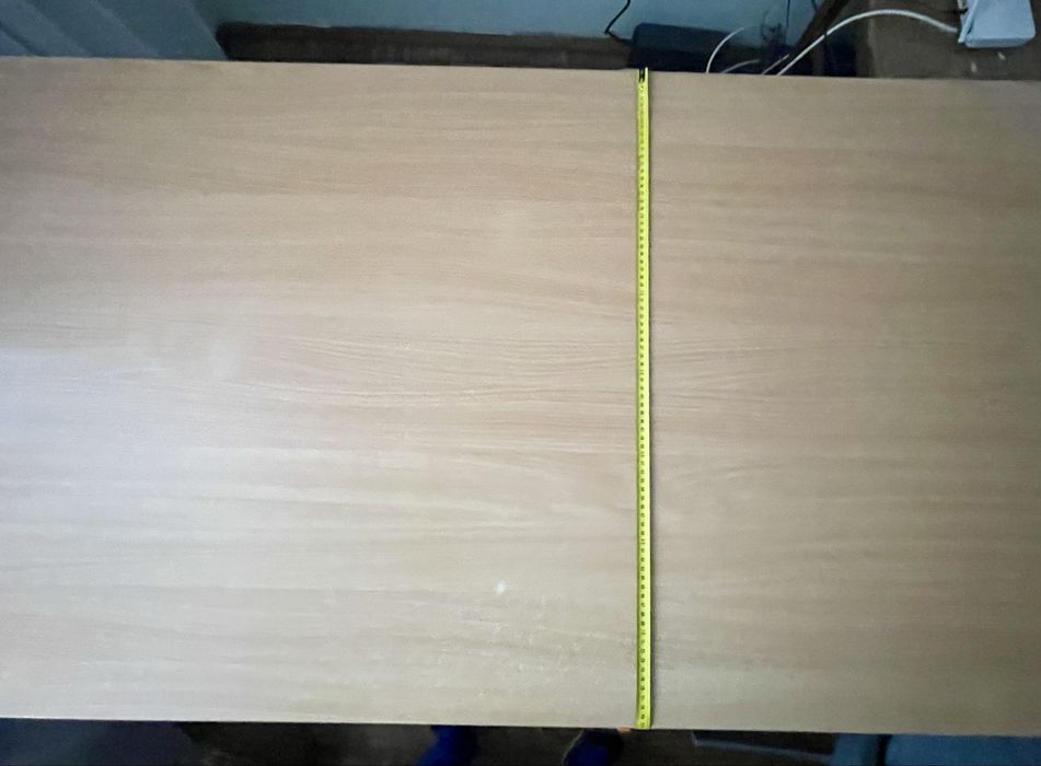 Vand urgent birou pentru calculator