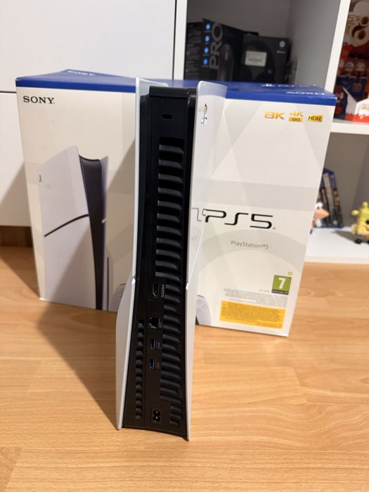 Playstaytion 5 slim disc edition 1tb / плейстешън 5 слим с дикове 1 терабайт