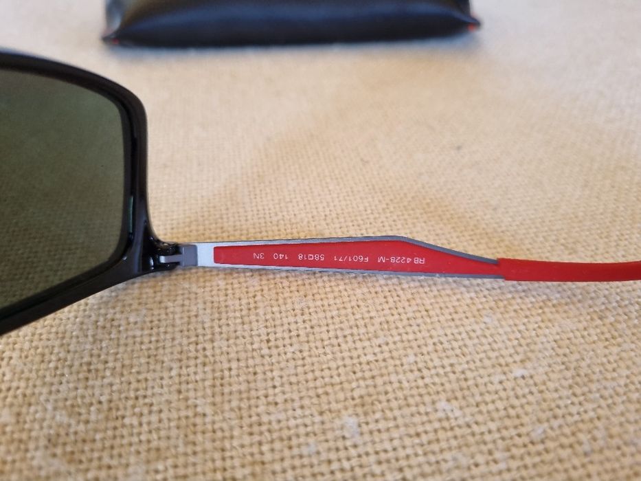 Ochelari de soare Ray Ban Scuderia Ferrari RB 4228 M. Putin utilizati