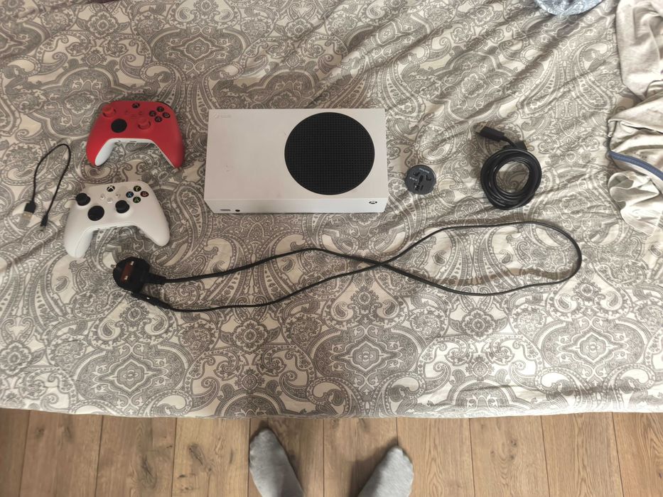 Xbox series s обменяю