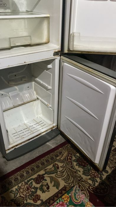 Холодильник буууу