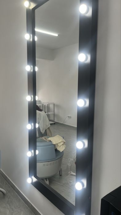 Зеркало с подсветкой