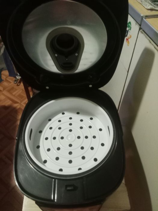 Продам мультиварку.