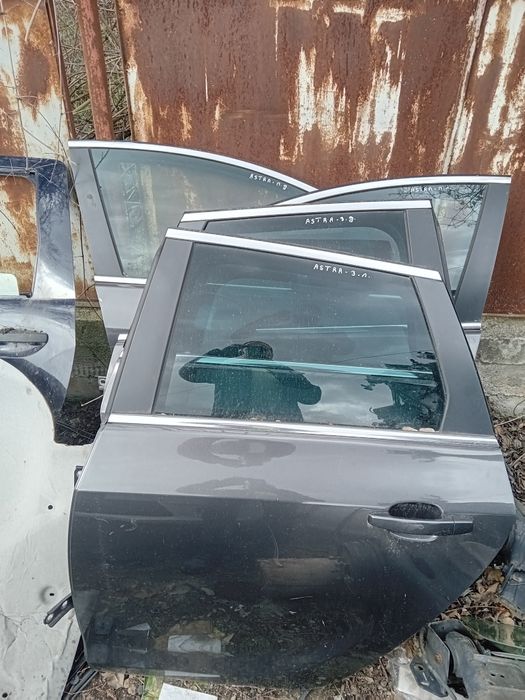 Врати Opel astra j комби и хечбег имаме опел астра 2010-2016