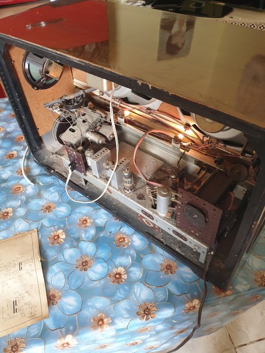 Vând radio Saba 700lei