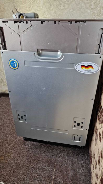 Продам посудомоечную машину. Состояние новой.