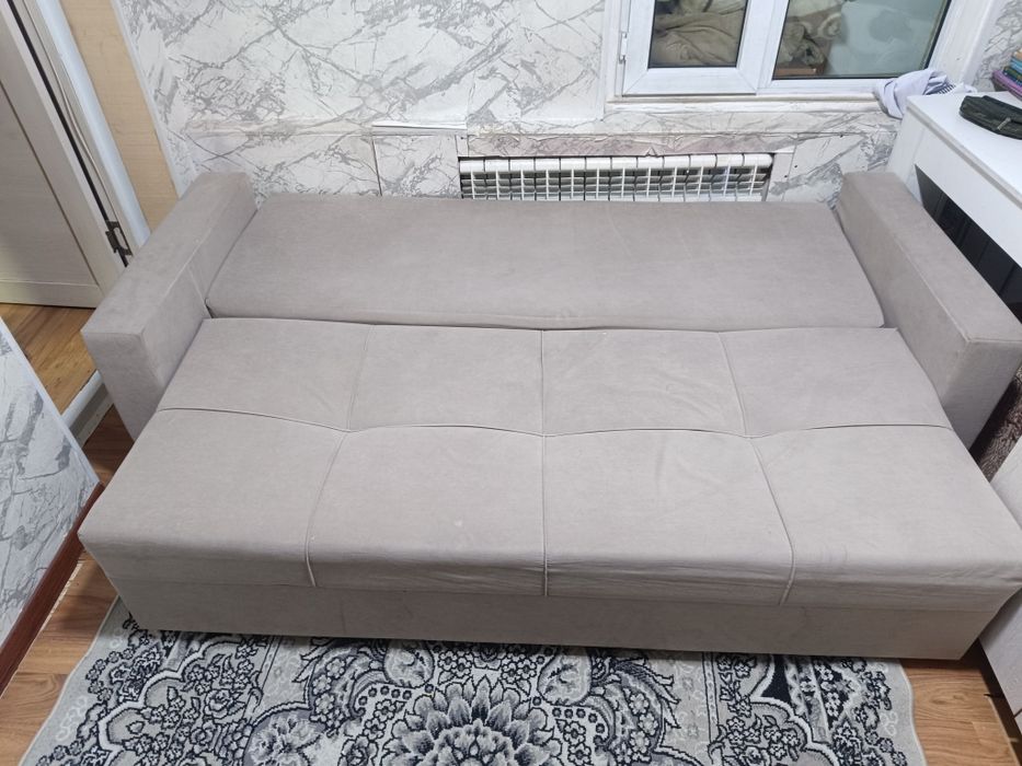 Диван.          .