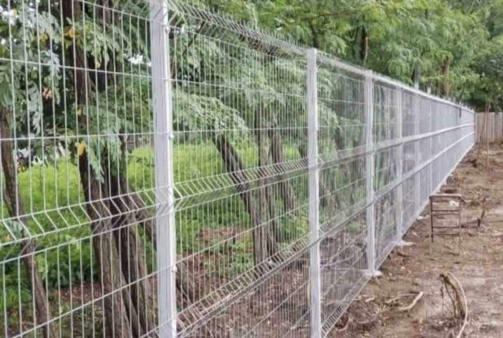 Garduri și porți la comanda clientului