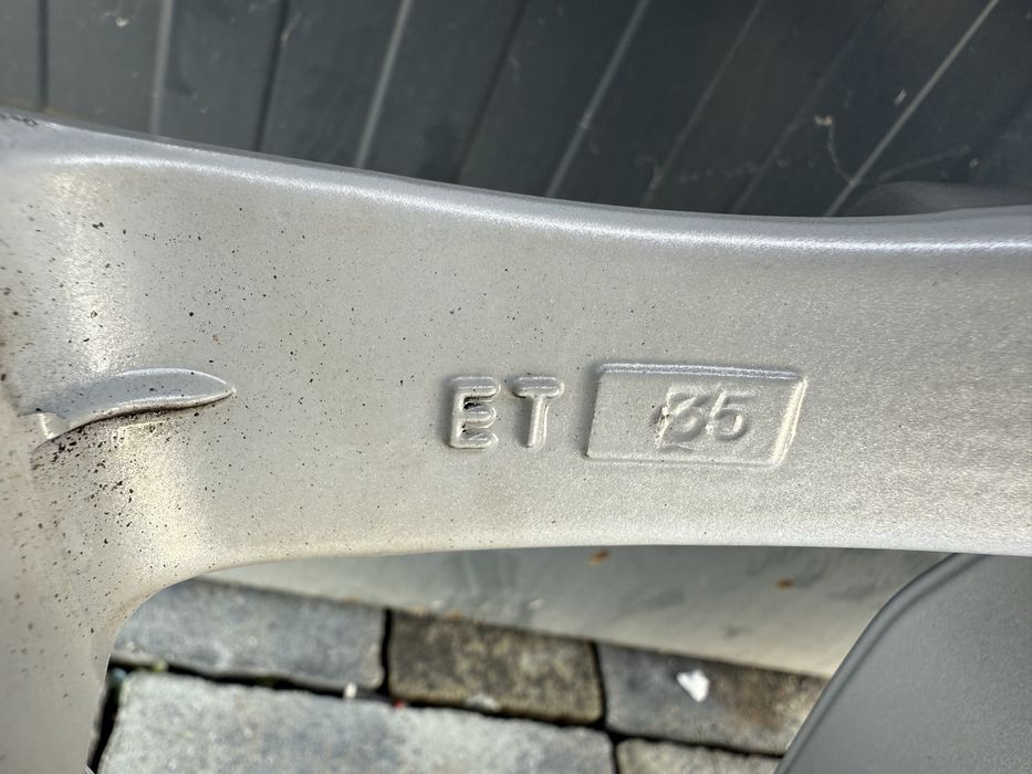 WV Audi 5x112/66.6 Оригинални 235/60/18 Зимни Дот 22