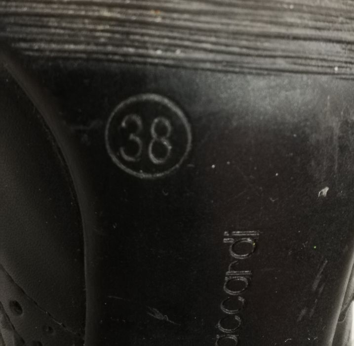 Продам полуботинки женские