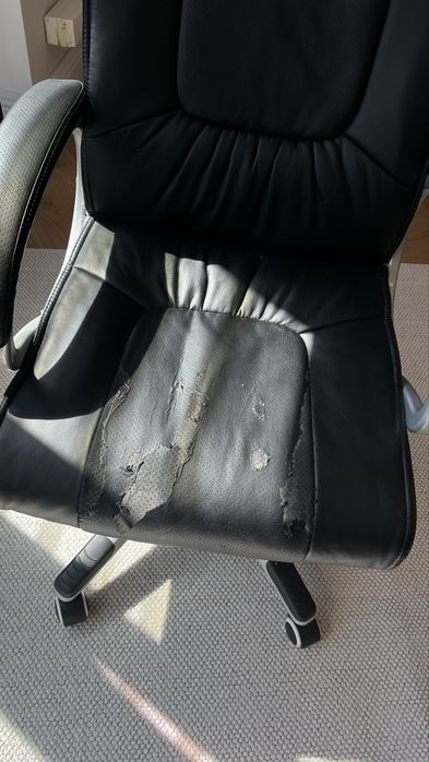 Кресло офисное черное