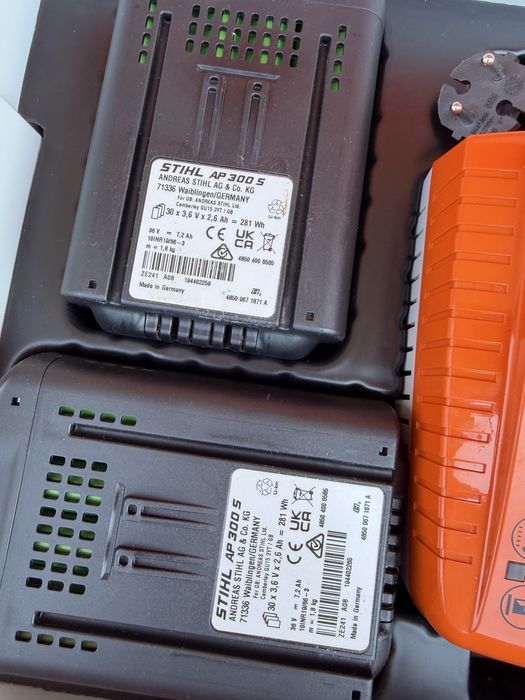 Stihl acumulator , incarcator