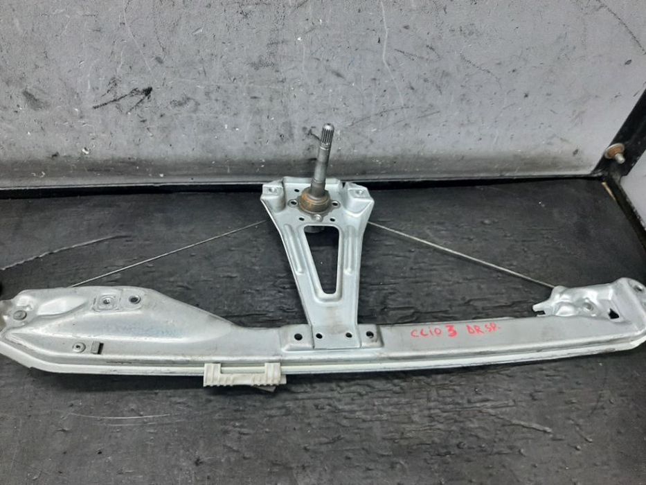 Macara manuala dreapta spate renault clio 3 br0 1 cr0 1 8200291155e 981281201