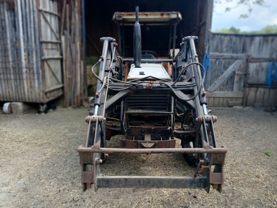 Vând tractor bun