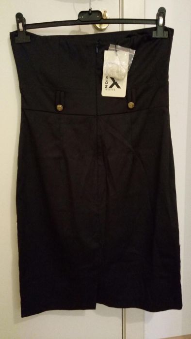 Дамска рокля в черно и бяло