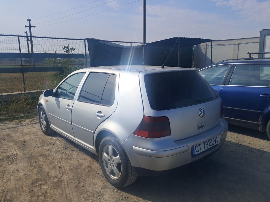 VOLKSWAGEN Golf 2000 — imagine 3