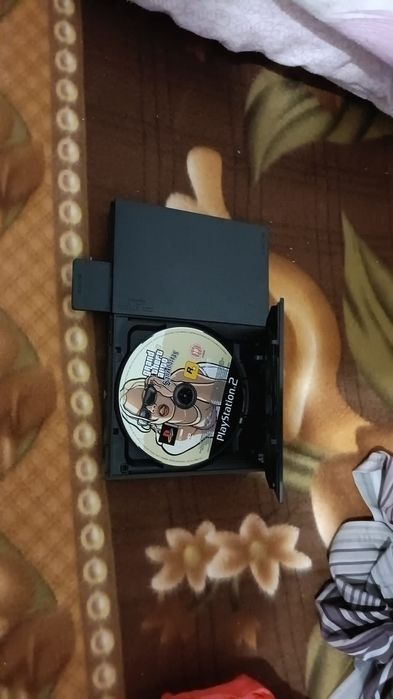 Vând PS2 sau schimb cu telefone stricare