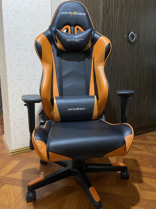 Игровое кресло Dxracer