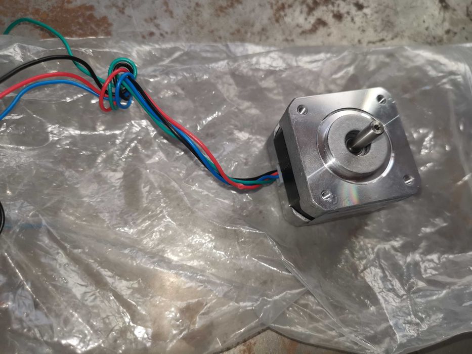 Motor Stepper 17S13-0230 JAT nou, nemtesc