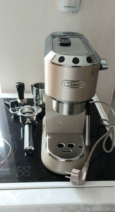 Кафемашина DeLonghi Dedica EC885.BG