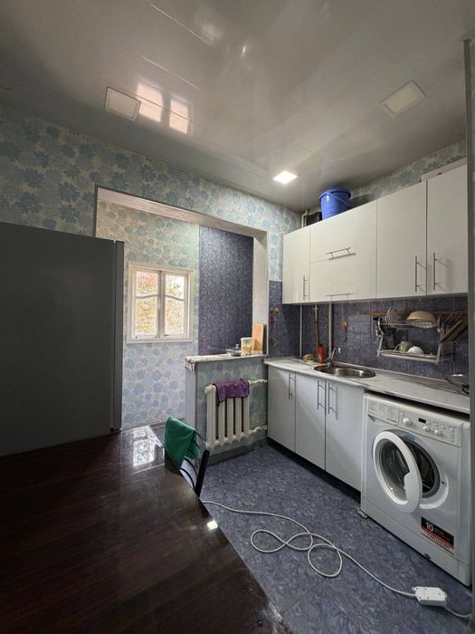 Юнусабад 3-квартал, Ор-р: Универсам базар, 1 хона, 3-этаж. СРОЧНО