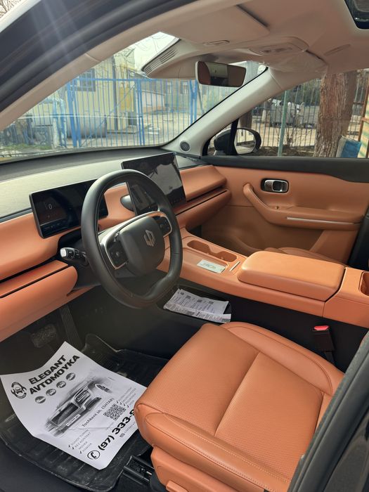 Leapmotor C16 3 pozitsa