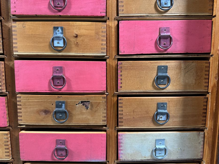 Шкаф масив 32 чекмеджета - Handmade У030