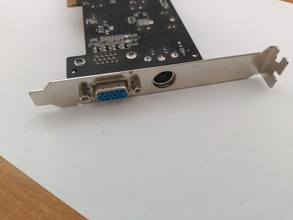 Продам ретро видеокарту AGP "NVIDIA GeForce FX 5200".