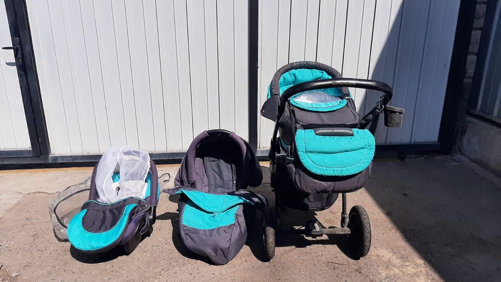 Детская коляска 3 в 1