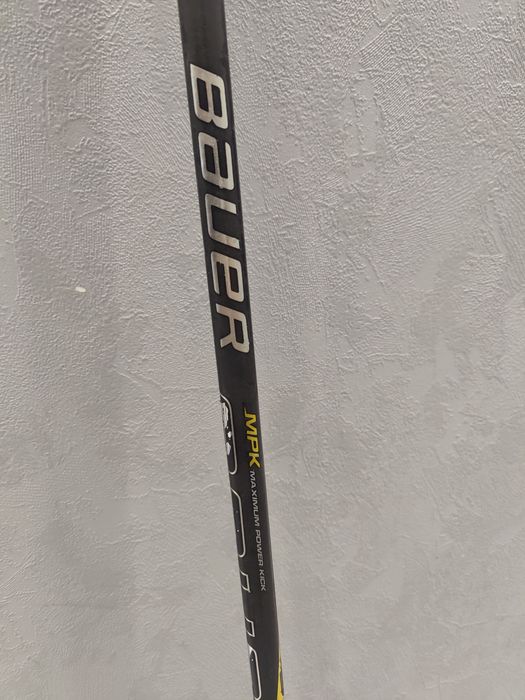 Клюшка bauer правый хват!