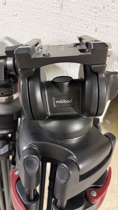 Miliboo MTT602L Video Trepied