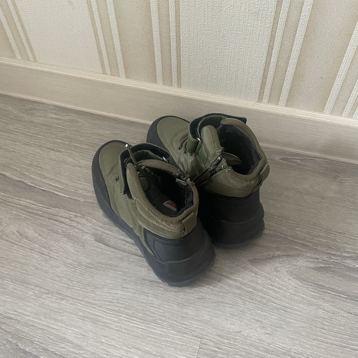 Продам новые ботинки для мальчиков 35 размера