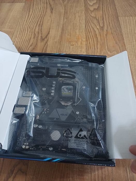 Материнская плата