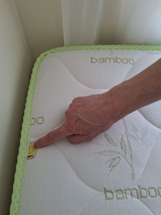 Продавам спалня с еднолицев матрак bamboo memory с размери 160/200.