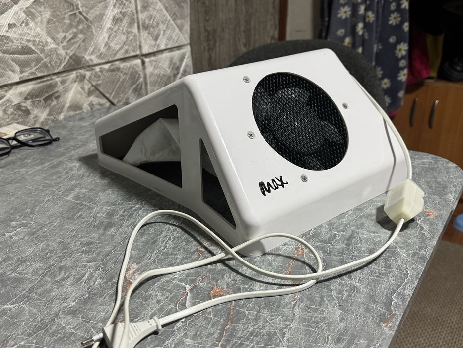 Пылесос для маникюра MAX Nai Dust Collector вытяжка Ultimate 65 Вт