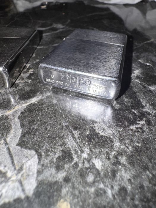 Vand 4 brichete Zippo