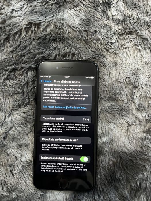 Vând iphone 7 ,baterie 79%