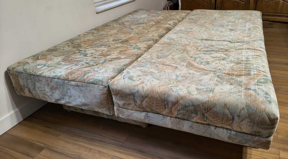 Canapea extensibila 3 locuri cu lada