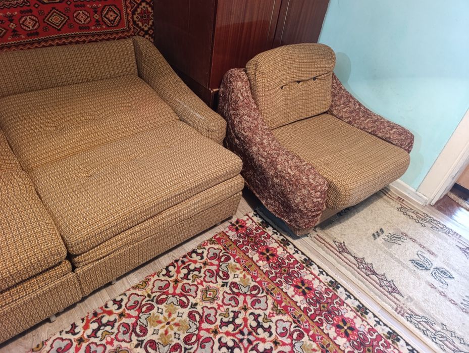 Диван и 2 кресла б/у Чехословакия
