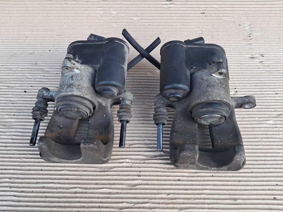 Vw Passat B6, set etrieri spate originali, modelul cu motoras
