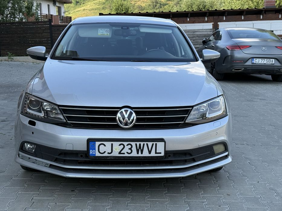 VOLKSWAGEN Jetta