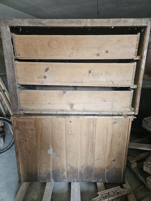 Mobila vintage de brad