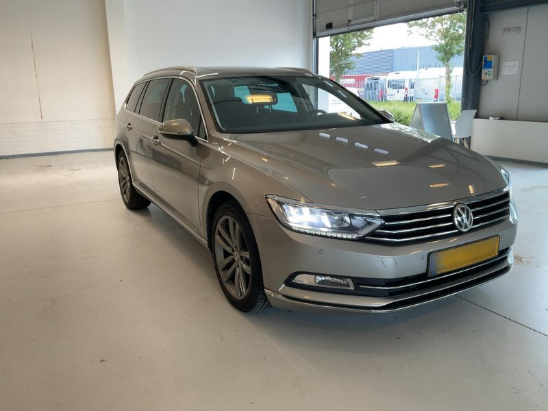 Volkswagen Passat 1.6 TDI Carat BlueMotion Tech 2016
