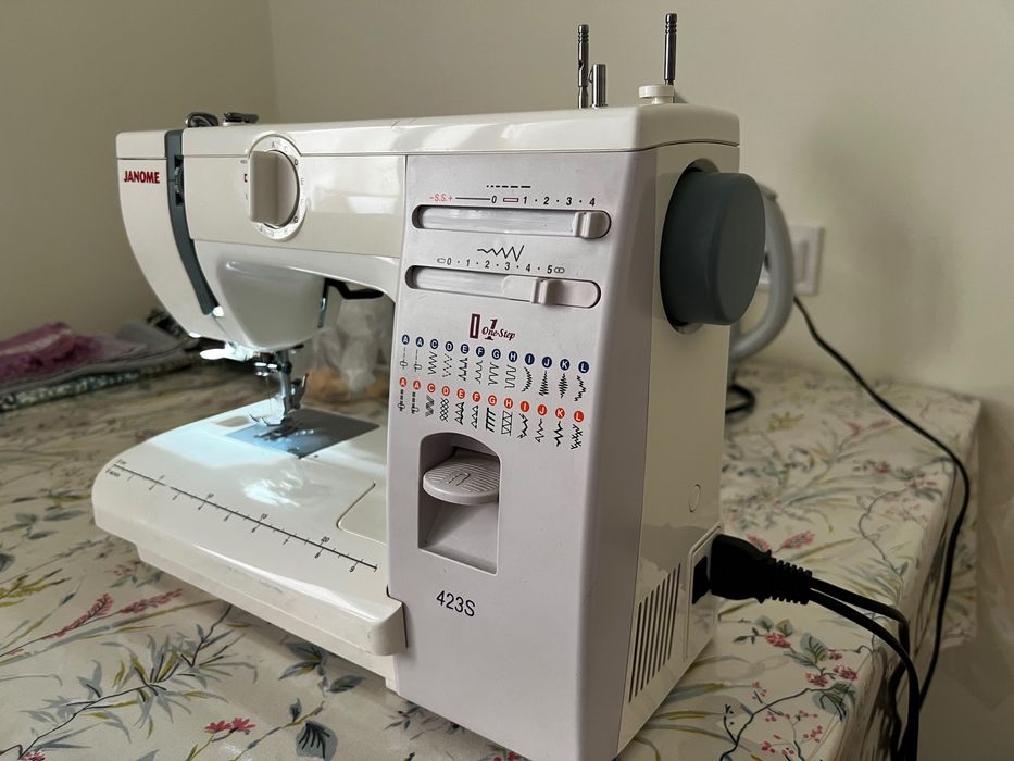 Швейная машина Janome
